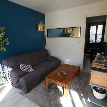 Apartman Charming Apartment In The Heart Of Montmartre!