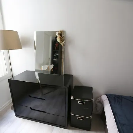 Apartman Charming Apartment In The Heart Of Montmartre!
